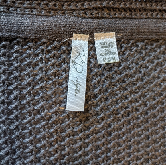 Gray open weave v-neck sweater with silver beaded embellishments- size medium - Picture 5 of 7